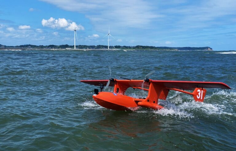 日本一公司開發(fā)出水上飛行無人機 可自主飛行(圖1)